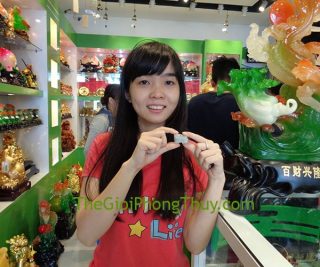 Chị Hoàng Hà Nhi - Khách hàng sở hữu Tỳ Hưu đá quý may mắn FS689