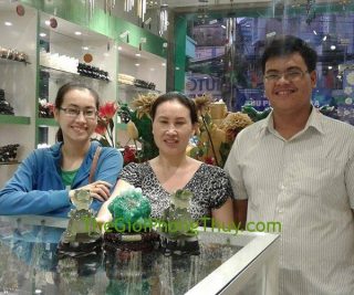 Cô Hằng - Khách hàng mua Tỳ Hưu FH141G và Thiềm Thừ FK142M