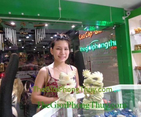 Chị Xuân - khách hàng mua Tượng Rồng Cẩm Thạch FN075