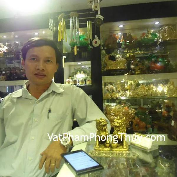 Anh Tùng - khách hàng mua kim bài Thiên Quan Tứ Phước CC1160 và cặp Kỳ Lân đồng D149