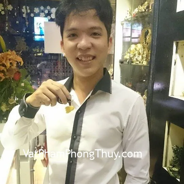 Anh Long - Khách mua Tỳ hưu hoàng long đứng đeo cổ S022