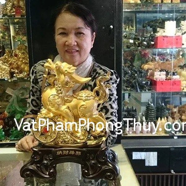 Cô Kim Chi- Khách mua Tỳ hưu mạ vàng A052, Hồ lô bát tiên D107