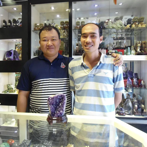 Anh Trung - Khách hàng mua Bông thạch anh tím Uruguay