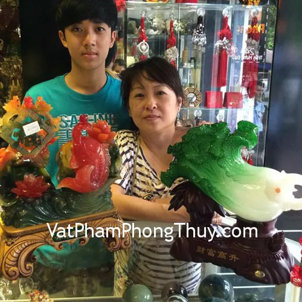 Cô Loan- khách hàng mua cá chép đỏ và bắp cải trên cây tài lộc