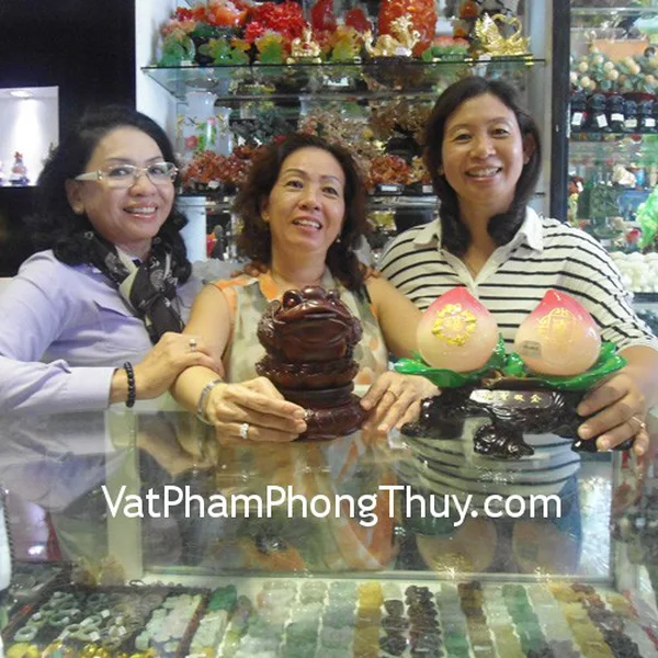 Chị Mai - Khách hàng mua thiềm thừ E087 và song đào H337G