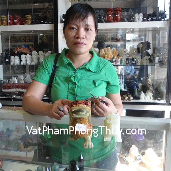 Chị An - khách hàng  mua tỳ hưu tiêu ngọc, tỳ hưu Bắc kinh và thiềm thừ thạch anh tím