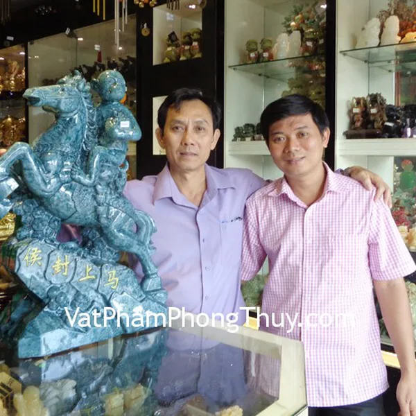 Anh Long - khách hàng mua Khỉ ôm túi vàng cưỡi ngựa trên núi màu ngọc-mã thượng phong hầu K004M