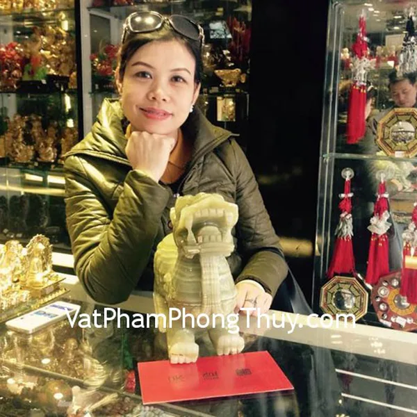 Chị Kim Oanh- khách hàng mua tỳ hưu Bắc Kinh xanh khủng