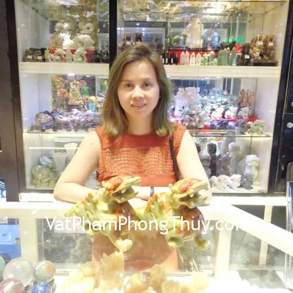 Chị Thảo - khách hàng mua Cặp Tỳ hưu Tiêu ngọc xanh huyết lớn M001