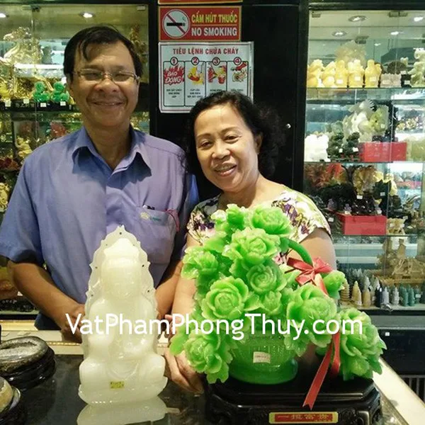 Chú Phúc - Khách đã mua Bình ngọc hoa mẫu đơn H227G và Phật Quan Âm bạch ngọc M157