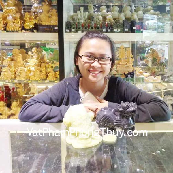 Chị Hiền - khách hàng mua Tỳ hưu Bắc kinh đen trung BKD-M, Thiềm thừ Cẩm thạch Tây tạng CTT-M