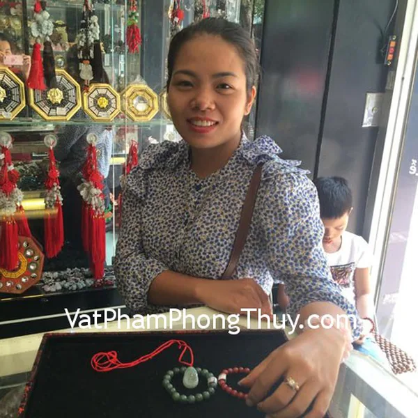 Chị Vân Anh- khách hàng mua chuỗi thạch anh hồng S6218-s2-1540, chuỗi hạt đá vân mây S6301, tiền ngọc bội S785, chuỗi Phỉ Thúy xanh đậm S6256