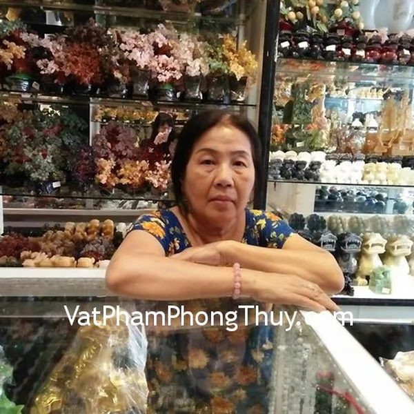 Cô Như - khách hàng mua chuỗi thạch anh dâu hồng S6231-1306