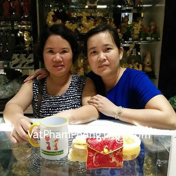 Chị Cẩm Vân- khách hàng mua Bồn Nguyên Bảo Hoàng long GM073, Phật bản mệnh đá mắt mèo - Ngọ (Đại Thế Chí Bồ Tát) S6339-5, Thiềm thừ hoàng long GM022