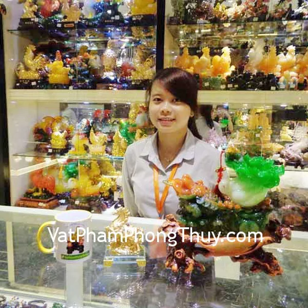 Chị Châu - khách hàng mua Thiềm thừ ngọc xanh kéo xe cải xanh G162A, Ngựa vàng trên mây vàng đế thủy tinh G113A