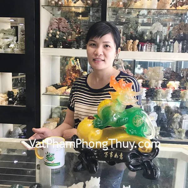 Chị Thu - khách hàng mua Tỳ hưu xanh trên như ý vàng H122G