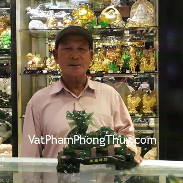 Chú Tài - khách hàng mua tỳ hưu xanh chiêu tài H143G