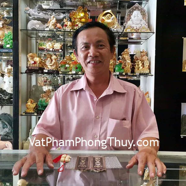 Chú Phú - khách hàng mua kim bài Thiên Quan Tứ Phước CC1160 và hồ lô gỗ CC2020