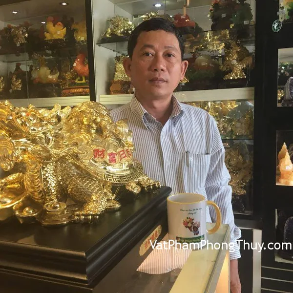 Anh Châu - khách hàng mua long quy chiêu tài Y184