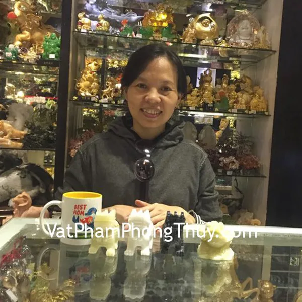 Chị Kim Chi- khách hàng mua tỳ hưu bắc kinh đen chuẩn BKD-S, tỳ hưu bắc kinh xanh chuẩn BKX-S, tỳ hưu bắc kinh trắng BKT-S chuẩn và cóc tây tạng chuẩn CCT-S