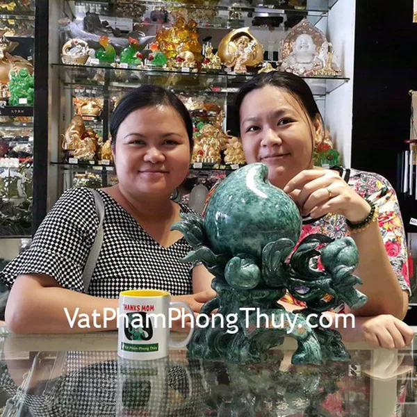 Chị Tuyền - khách hàng mua quả đào tiên xanh K199M
