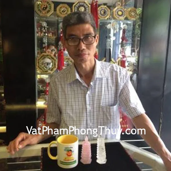 Chú Thiết- khách hàng mua tháp văn xương thạch anh trắng 9 tầng và tháp văn xương thạch anh hồng 7 tầng