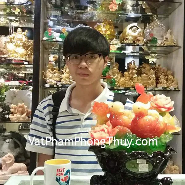 Anh Phát-khách hàng mua tượng uyên ương đỏ trên tòa sen H489G và hoa mai liền CC1139