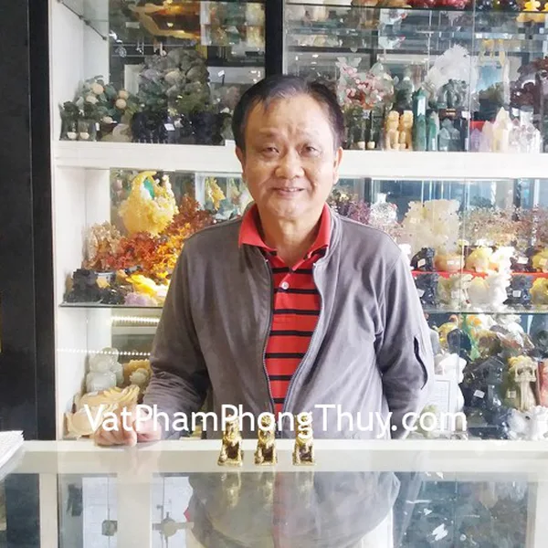 Chú Văn - khách hàng mua Kỳ lân đồng D256
