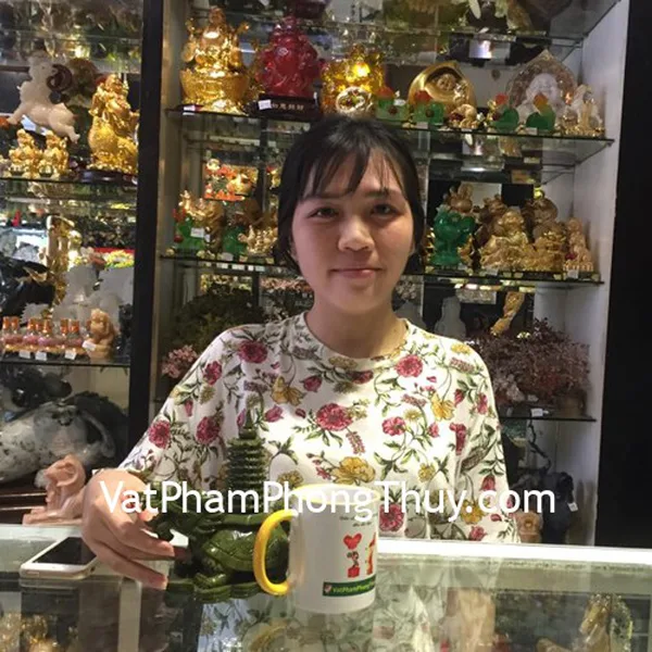 Chị Như-khách hàng mua long quy lam ngọc cõng tháp GM029