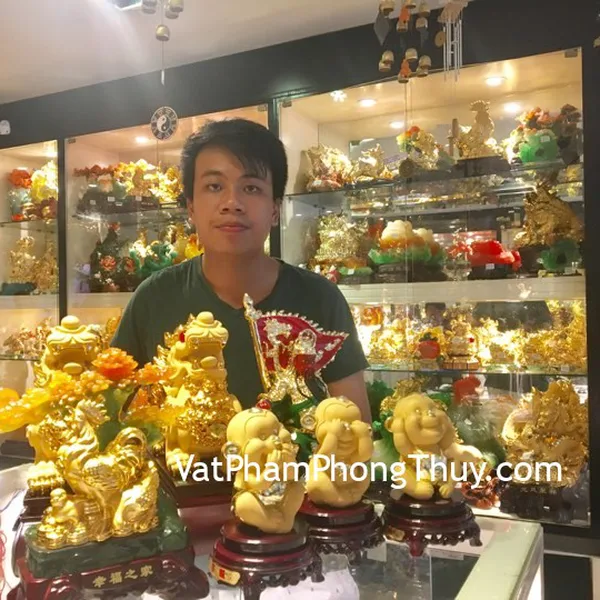 Anh Tuấn - khách hàng mua cặp tỳ hưu đuôi như ý vàng K106M, bộ khỉ tam không may mắn K039M, tượng quan công ngồi E275, gia đình gà dưới cây tiền xanh G010A