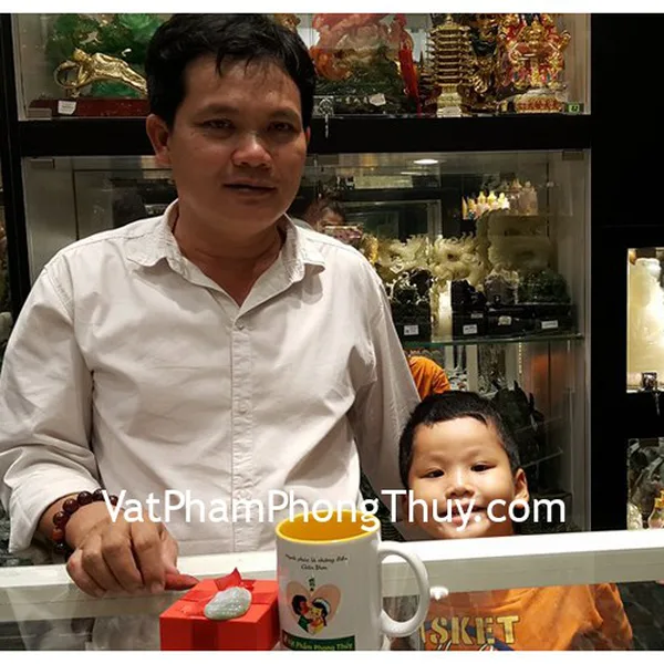 Anh Cường - khách hàng mua mặt phật bản mệnh ngọc phỉ thúy tuổi Tỵ S6507-4