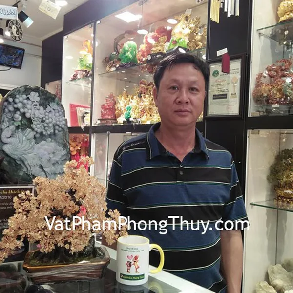 Anh Hân-khách hàng mua cây tài lộc pháo hoa thạch anh vàng KC068
