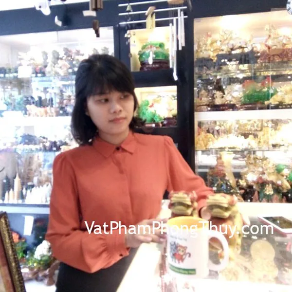 Chị Như - khách hàng mua cặp tỳ hưu tiêu ngọc xanh ngân huyết R006