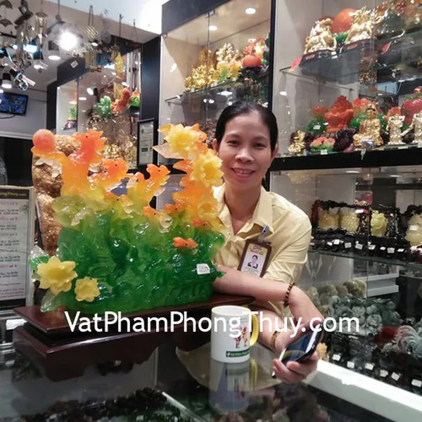 Chị Thanh-khách hàng mua tượng bát mã xanh bên mẫu đơn H312G