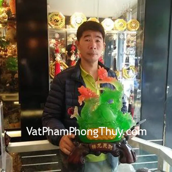 Anh Ngọc- khách hàng mua rồng xanh ôm ngọc K159M