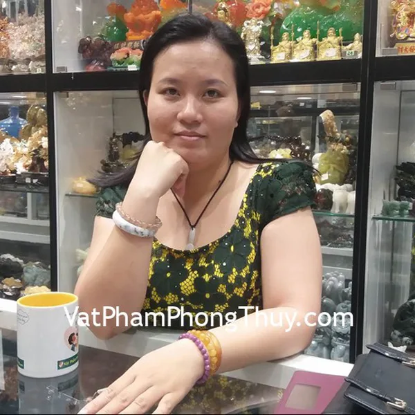 Chị Dương - khách hàng mua vòng ngọc Myanmar VM106-8970