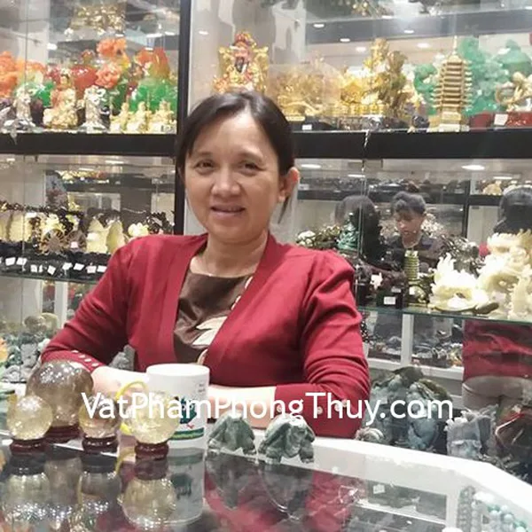 Chị Thủy-khách hàng mua rùa ngọc xanh nhỏ R078 và quả cầu thạch anh vàng đặc biệt GM150-S3-5955