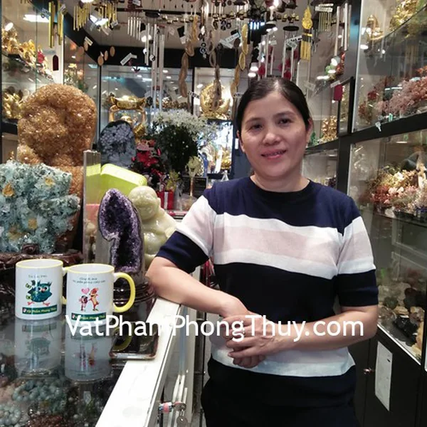 Chị Tuyết- khách hàng mua bông thạch anh tím H089-15708