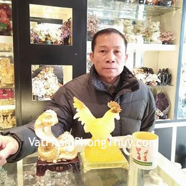 Chú Thái - khách hàng mua tượng gà và tượng rắn vàng