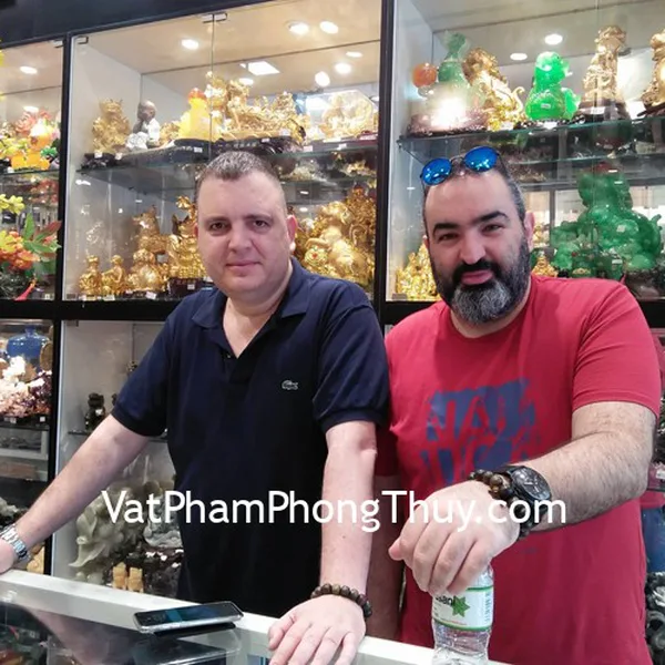 Mr Heken - khách hàng mua vòng gỗ lục hương S6047