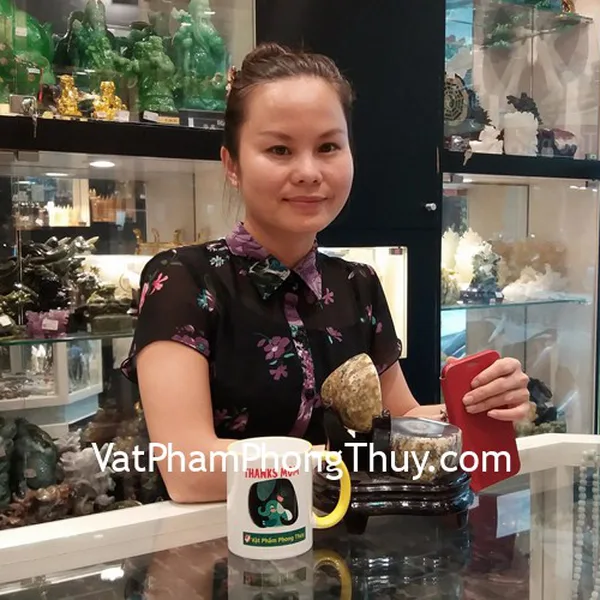 Chị Vân - khách hàng mua bồn tụ bảo mã não H089-4032