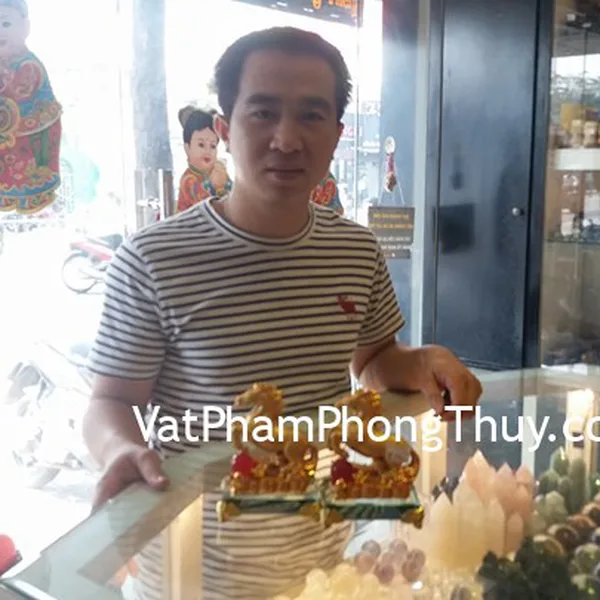 Anh Khánh - khách hàng mua tượng ngựa vàng trên hạt châu đế thủy tinh C109A