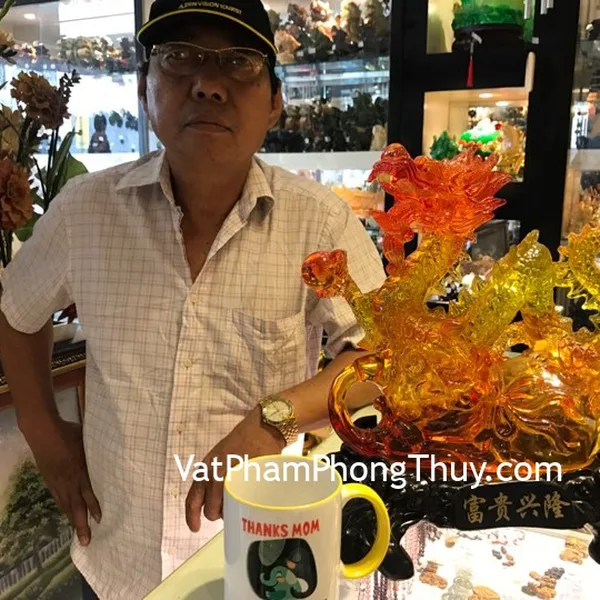Chú Sáu - khách hàng mua tượng Rồng lưu ly C070A