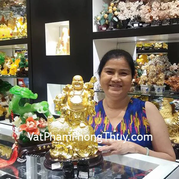 Cô Thủy  - khách hàng mua tỳ hưu hắc ngà Gm009, gậy như ý C181A và di lạc C136A