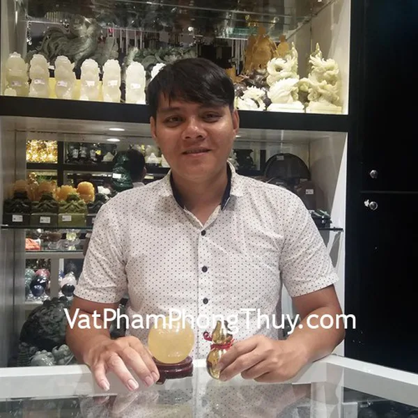 Anh Bình - khách hàng mua hồ lô đồng trơn trung D207 và quả cầu thạch anh vàng non M191-S1-1160