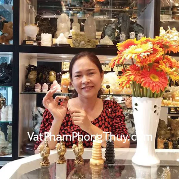 Chị Hà - khách hàng mua tượng gà đồng D202, tháp văn xương hoàng long GM061 và tháp văn xương hắc ngà GM063
