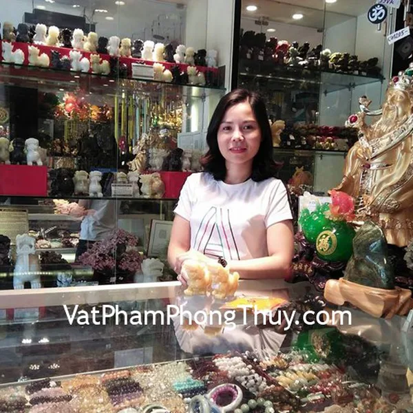 Chị Thủy - Khách hàng mua Tỳ hưu đá ngọc Hoàng Long H015