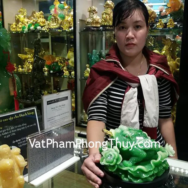 Chị Phương - Khách hàng mua Cóc xanh chiêu tài đế gỗ xoay  C061A