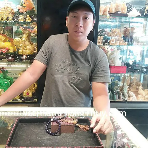 Anh Nguyên - Khách hàng mua Chuỗi thạch anh tóc vàng S6368 , Chuỗi hắc ngà vàng kim S6669 và Chuỗi thạch anh tím S6361