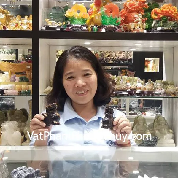 Chị Hà - khách hàng mua cặp tỳ hưu đá mắt mèo HM165